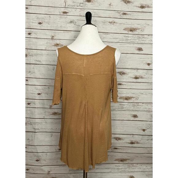 Free People tan lagenlook boho Bittersweet linen-blend cold shoulder top Size XS - Picture 3 of 4
